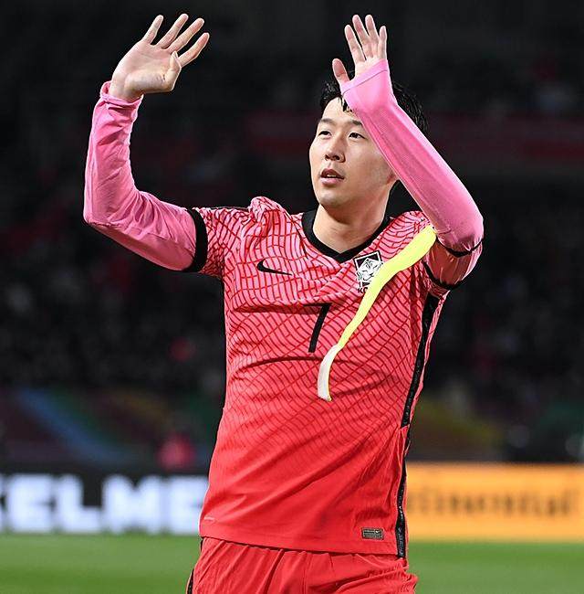 IM电竞-新冠裁决12强A组冠军?3叉戟比拼阿兹蒙成光杆司令